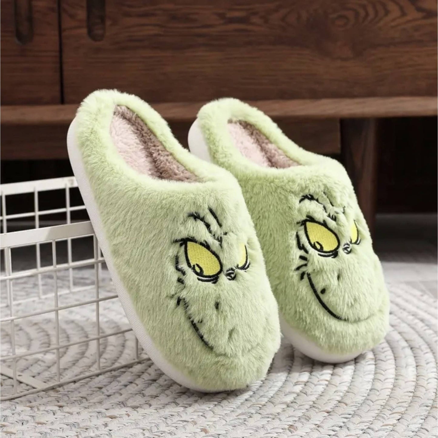 Christmas Themed Slip-on Slippers - HATO