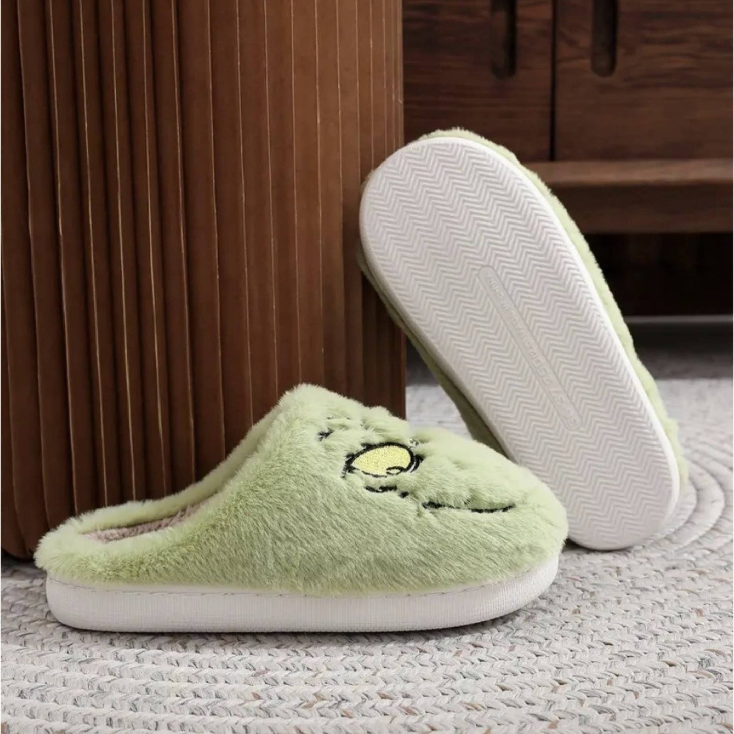 Christmas Themed Slip-on Slippers - HATO