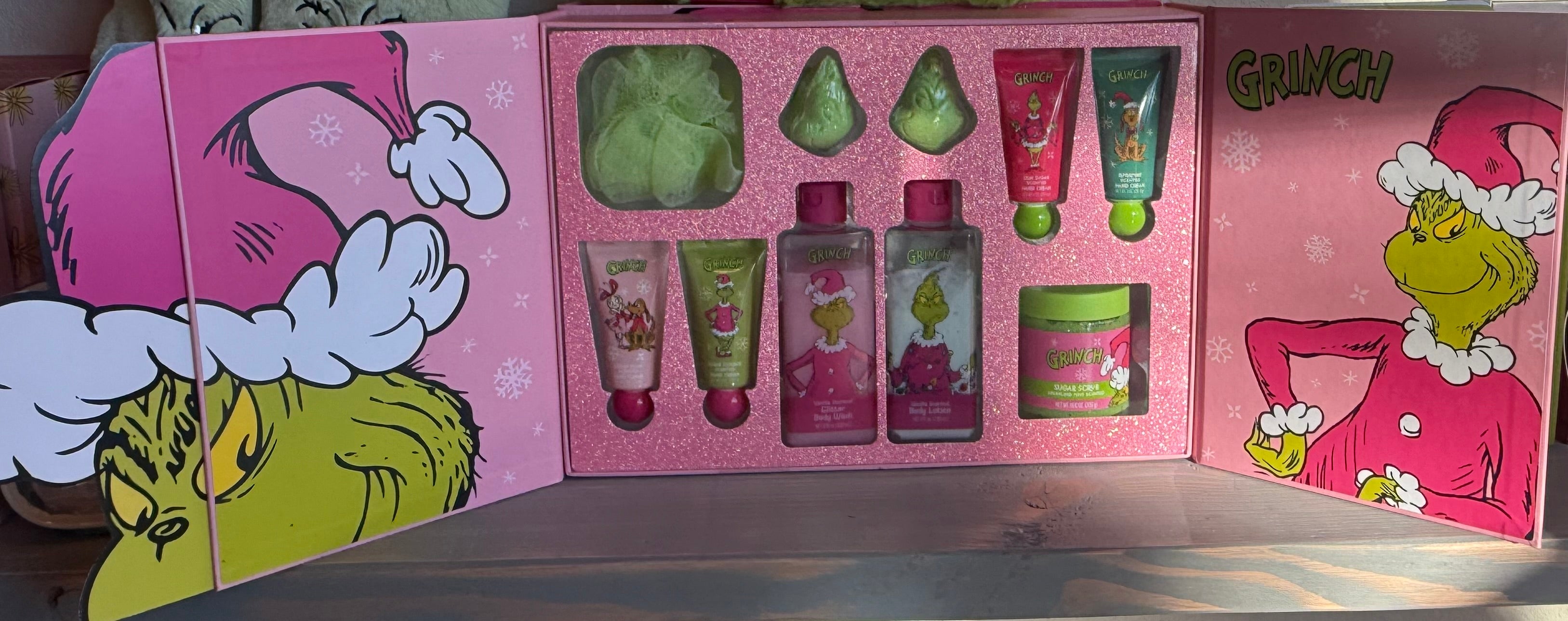 The Grinch™ Holiday Spa Gift Set – Limited Edition (Pink Box