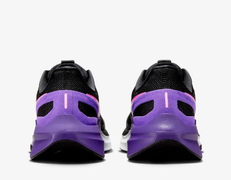 Shoes - Nike Structure 25